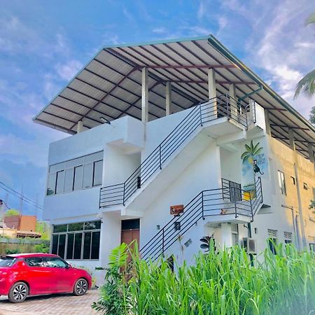 Ceylon Lodge - Airport Transit Hostel 尼甘布 外观 照片