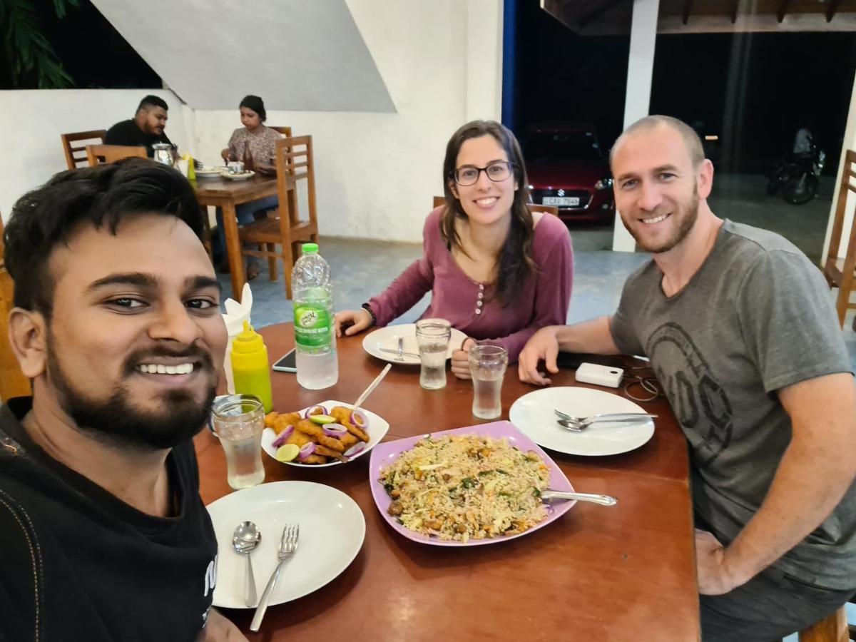 Ceylon Lodge - Airport Transit Hostel 尼甘布 外观 照片