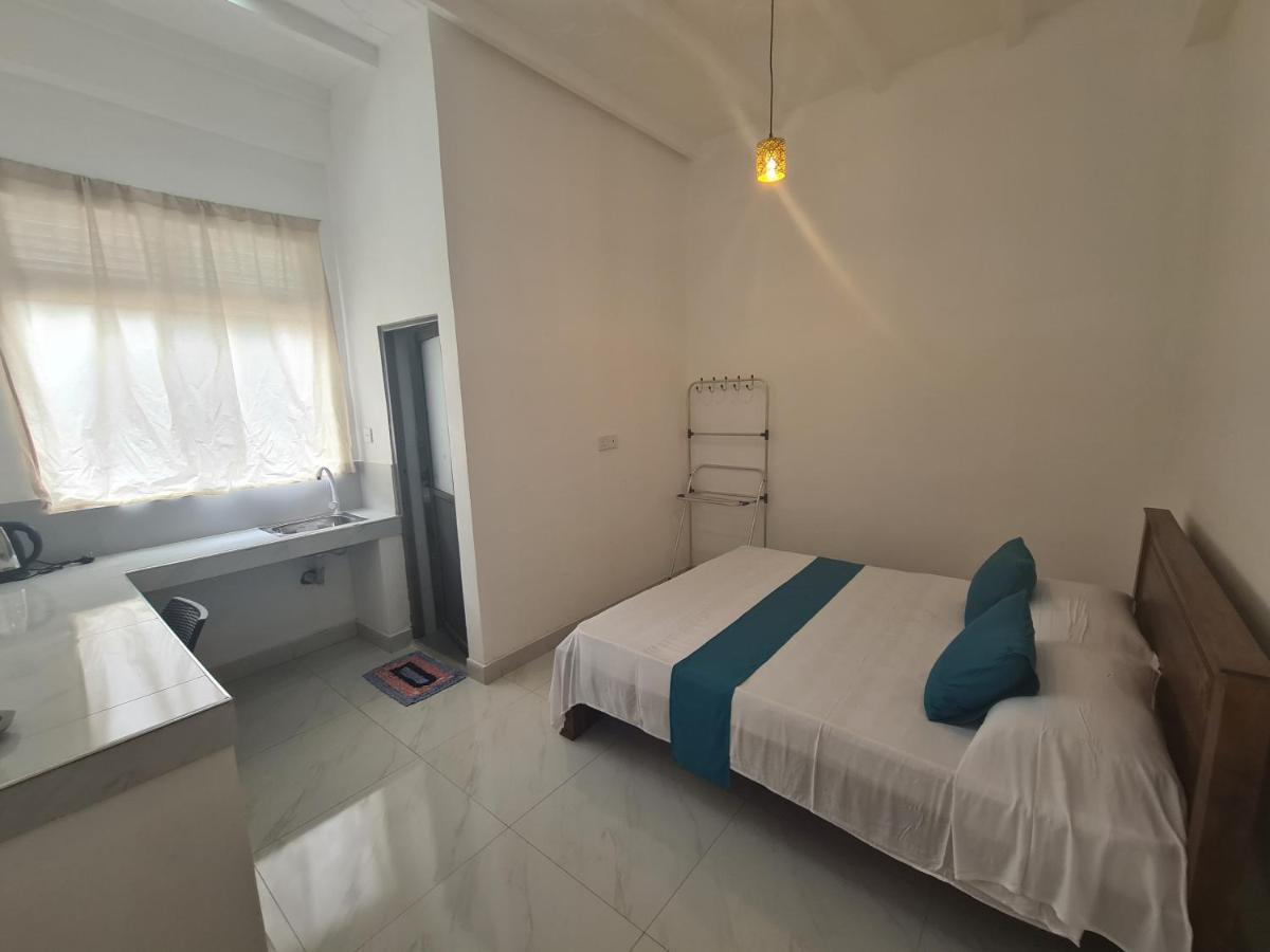 Ceylon Lodge - Airport Transit Hostel 尼甘布 外观 照片