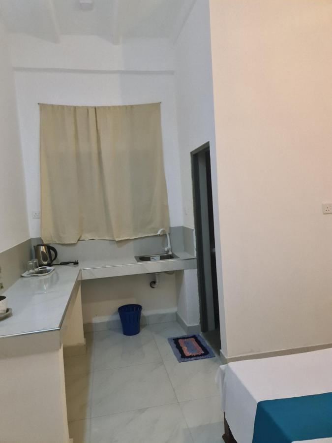 Ceylon Lodge - Airport Transit Hostel 尼甘布 外观 照片