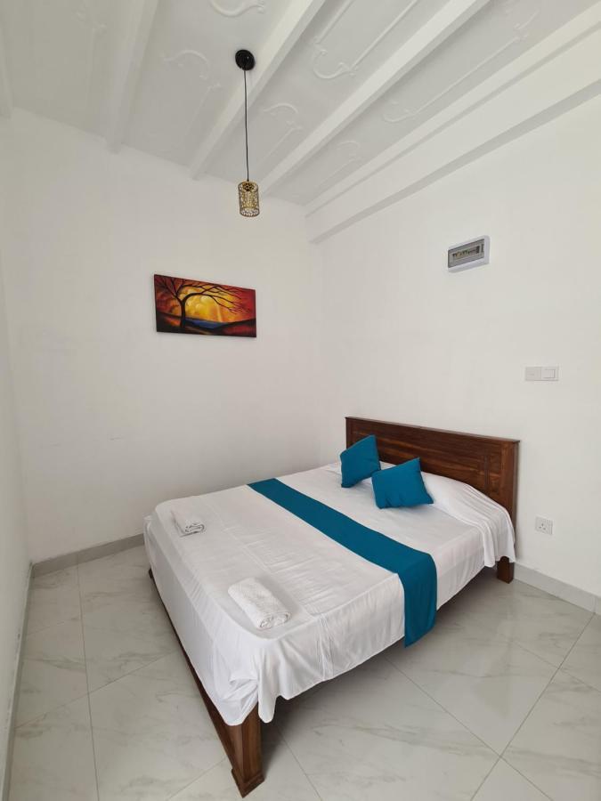 Ceylon Lodge - Airport Transit Hostel 尼甘布 外观 照片